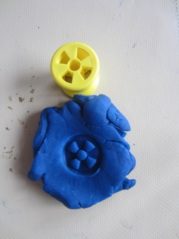Empreintes dans la p&acirc;te &agrave; modeler